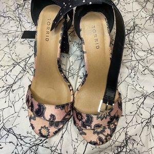 Wide width heels size 8